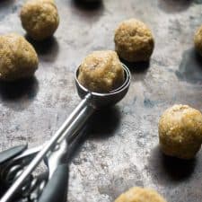 energy balls cashew apricot